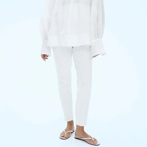 H&M Mama white jeans